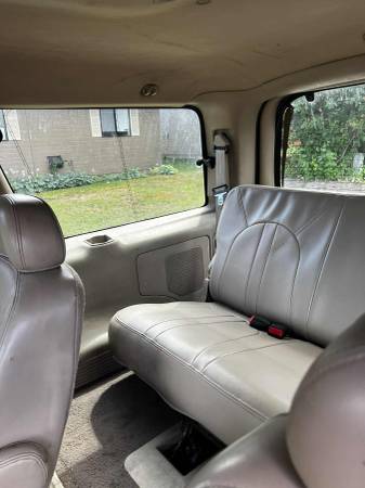 Ford Expedition Eddie Bauer - $1,500 (Leavenworth)63442546373635124