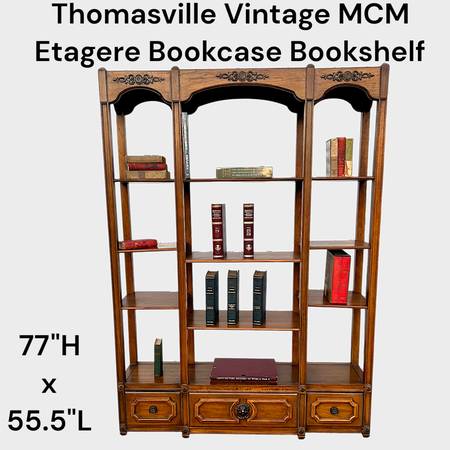 Outstanding Rare Mid 20th Century Thomasville Vintage MCM  Etagere Boo 1