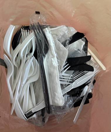 ***Assorted Plastic Cutlery*** 1