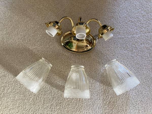 Like New Brass Vanity Light 1