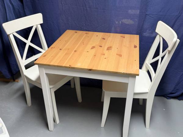 Small IKEA table and 2 chairs 1
