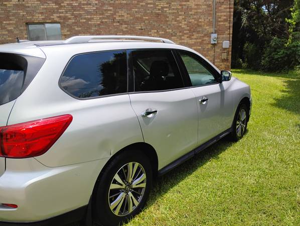 Nissan Pathfinder - $8,100 (Brandon MS)63617454335235123