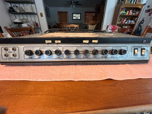 Ampeg Guitar / Bass Amp Head, Pedals & PA Equipment 1