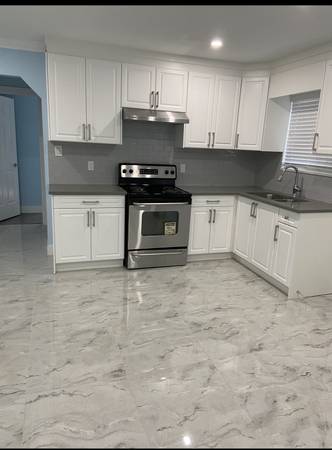 2 Bedroom Basement-Cedar Hills Surrey $1500 1