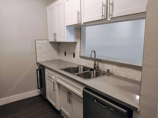 ~ Beautiful 2-Bed 2-Bath~ Parking Included ~ Move In Special~ 1