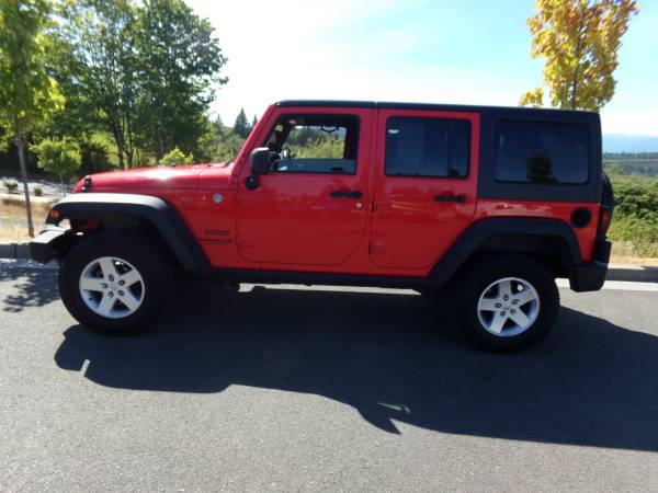 Jeep Wrangler Unlimited - $14,999 (FINANCING AVAILABLE 360-792-2277 or 792cars.com)63617418894467120