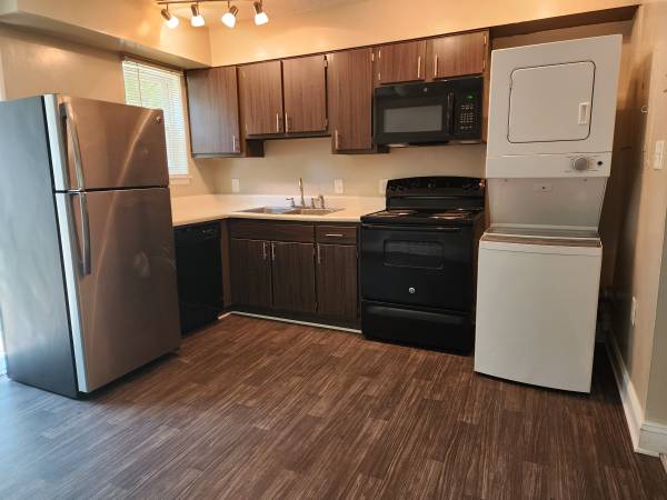 $1,467 / 2br - 800ft2 - ✨ 2 Bedroom, 1 Bath – 800 sq ft ✨ (Asheville, NC)64029212293762120