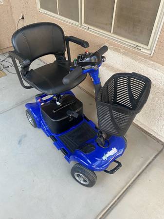 4-Wheel Mobility Scooter - Nice! 1