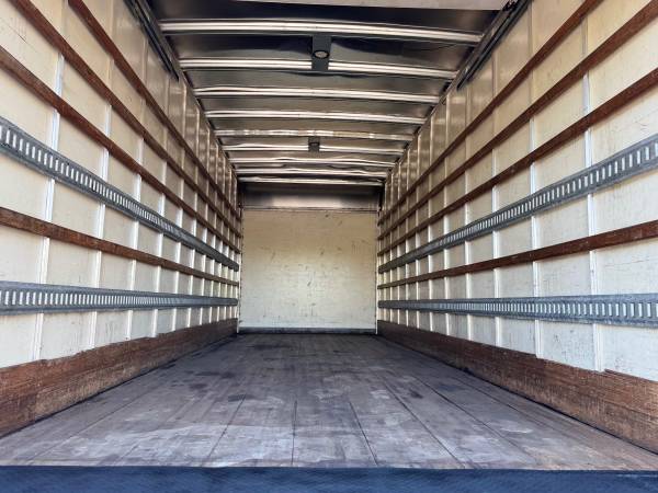 2021 International MV607 26FT non - Photo 11