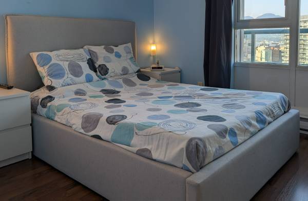 Hydraulic Storage Bed with mattress - Full/Double 1