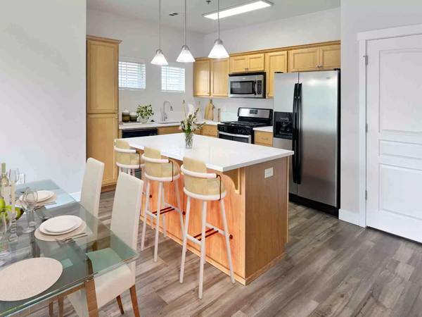 $2,415 / 3br - 1567ft2 - ¡Hermoso departamento de 3 habitaciones / 2.5 baños en un excelente vecindario! ¡Listo para ver ahora! (Bend - Mirador Escénico Estatal Pilot Butte)63839290046595124