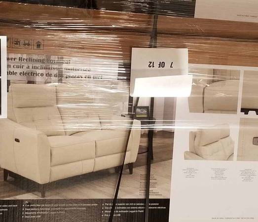 Timmons Leather Power Reclining Love Seat with Power Headrest NEW IN B 1