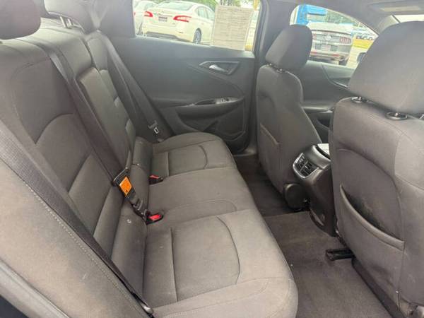 2017 Chevrolet Malibu LT Sedán - $7,99563471452528001124