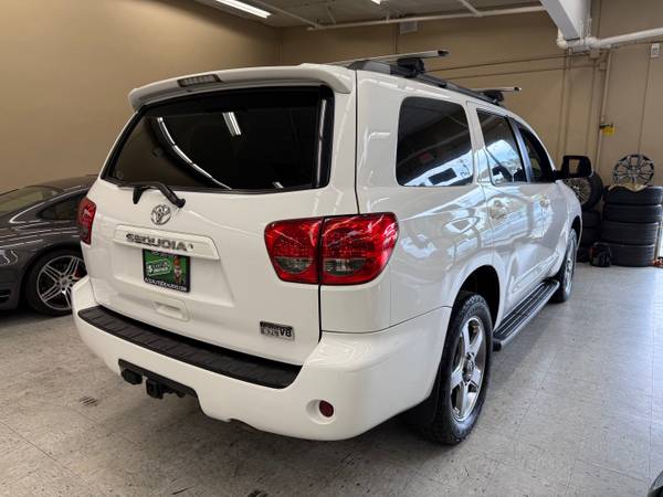 2013 Toyota Sequoia**163k**ONE OWNER** - $19,995 (concord / pleasant hill / martinez)63624193253635122