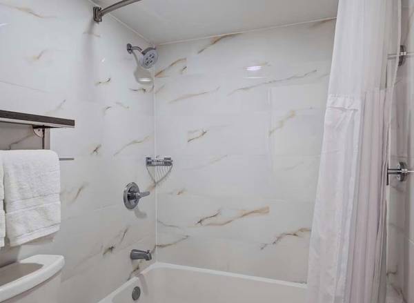 $550 / 1br - One Bedroom // NEW SPECIALS - CALL! // Free Parking, 24 hours (Sacramento)63844738806019123