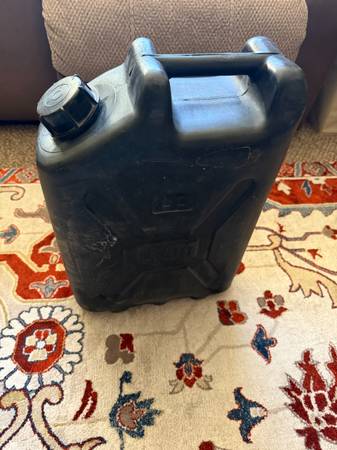 5 Gallon Military Style Water/Fuel Storage Container – HDPE, Pre Owned 1