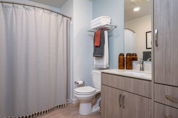 $1,524 / 1br - 602ft2 - Ready to lease! Beautifully designed 1 bed 1 bath apartment (Wood Village - 5 minute drive from 1,000 Acre Dog Park)63820882482561123