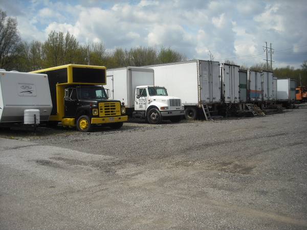 $65 Estacionamiento para Semirremolques y Camiones Volcadores Desde solo $65!! (Olmsted Township)63761139178243120
