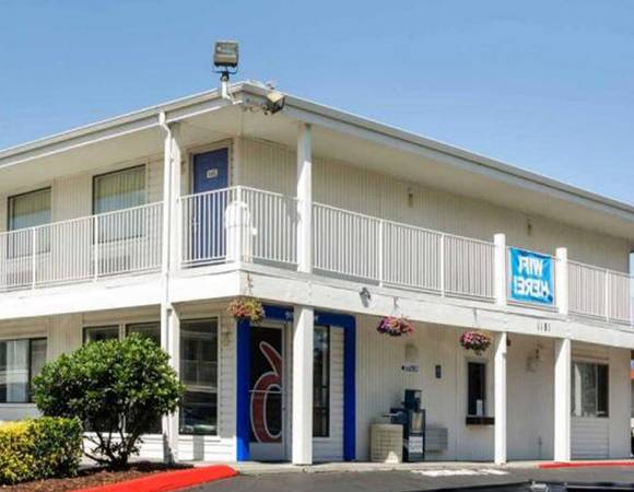 $450 / 1br - STAY WEEKLY & SAVE! Desk w/ Workspace, Pool, Parking (Sacramento South & Elk Grove)64044028903555122