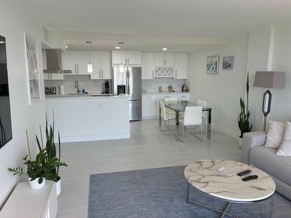 Make your dream a reality... Condo in Boca Raton. 2 Beds, 2 Baths 1