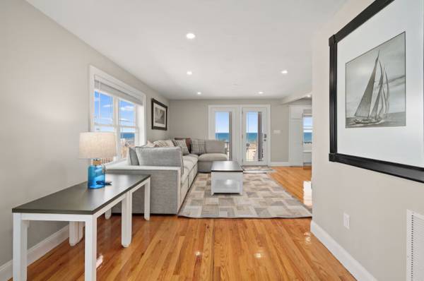 $299 / 5br - Ocean Front On The Sand Of Salisbury Beach!!! (55 Atlantic Ave Salisbury, MA 01952)63656178212483124