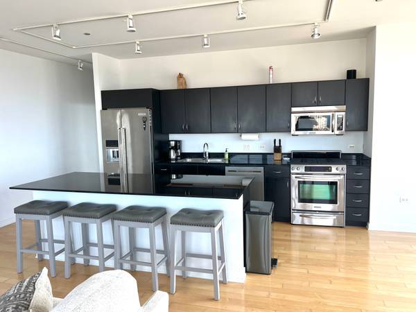 $5,500 / 2br - 1400ft2 - Stunning / Spacious 2BD/2BA penthouse at SoNo West w/ unbeatable views (Chicago)63898474460291123