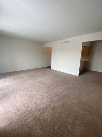 $1,390 / 1br - 900ft2 - Rent this 1B1B First Floor Apt TODAY!! (Plymouth)63937875313282122