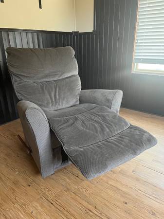 La-Z-Boy Rowan Rocking Recliner 4 Sale - Used 1