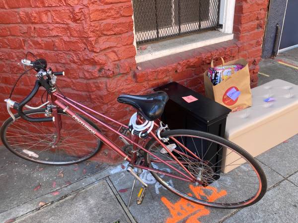 Curb alert-Free womens bike, ottoman bench, small cabinet, books,games 1