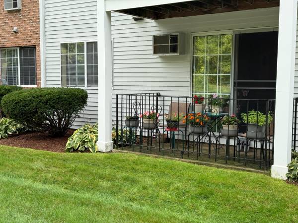 $1,712 / 1br - 667ft2 - Non-Smoking CONDO-1 BR w/ Heat/Hot Water/Cooking Gas included (385 Huse Rd,  Manchester)63931653555202124