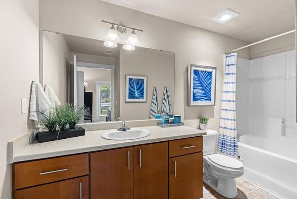 $1,683 / 2br - 1145ft2 - Viviendas de apartamentos frente al río, ahora con $500 de descuento en los costos de mudanza :)63669207716737124