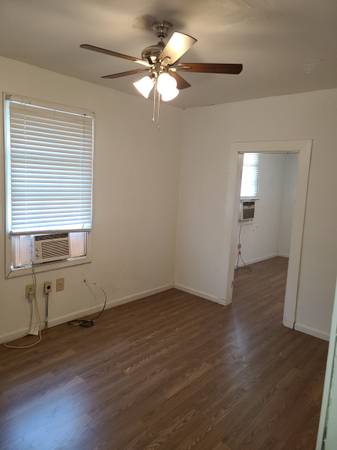 $900 Salón de belleza o uso comercial (NUEVA ORLEANS)63791993712643122