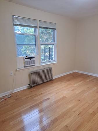$2,400 / 2br - 2 Bedrooms, 1Bath Apt For Rent (Union Turnpike & Main Street, Flushing NY)64033291949570123