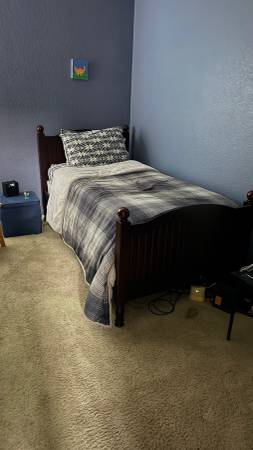 Free twin bed 1