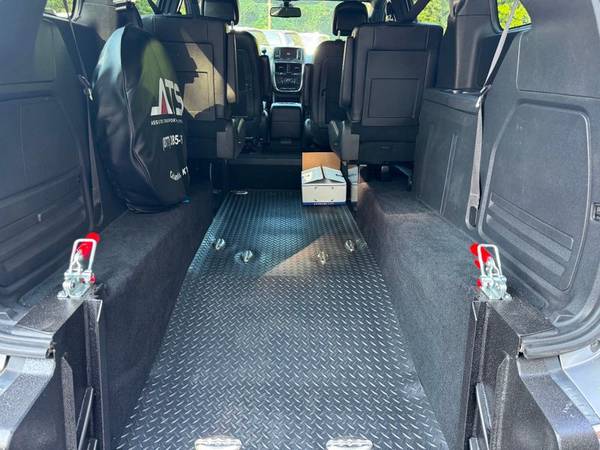 2019 *Dodge* *Grand* *Caravan* *GT* acceso trasero para silla de ruedas para discapacitados - $38,900 (Dodge Grand Caravan)63624935962755124