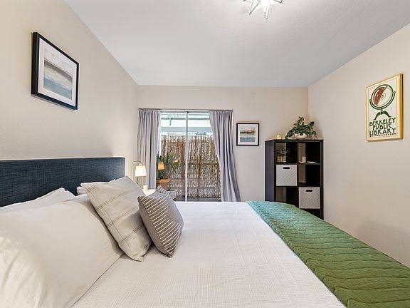 $1,090 / 1br - Fully furnished 1-bedroom, 1-bath condo in Lake Merritt (Oakland)64045196938242124