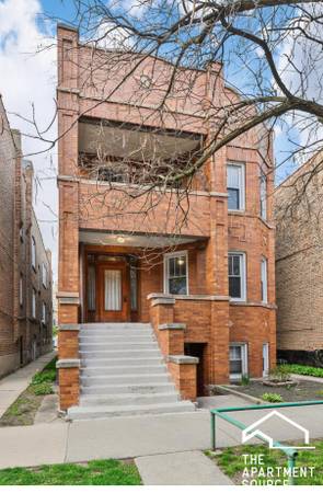 $1,850 / 2br - Ukrainian Village Two Bed with central heat in a super quiet street! (Ukrainian Village)64041645969537121