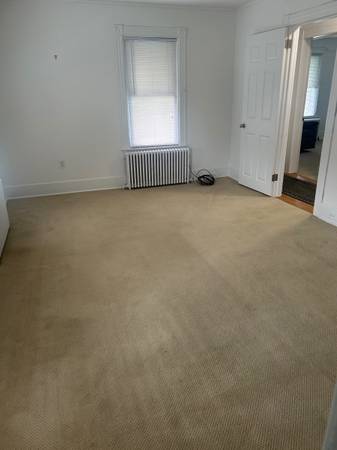 $1,350 / 1br - Alquiler anual 1 habitación 1 baño (Oakhurst)63667096973697123