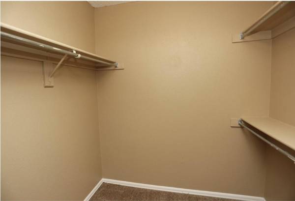 $869 / 1br - 560ft2 - Mejora Tu Vida  2BRs desde $994.25 (1698 Lenmar Drive)63658162056833123