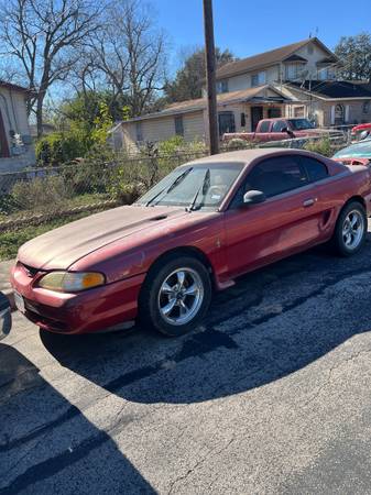 95 FORD MUSTANG 1