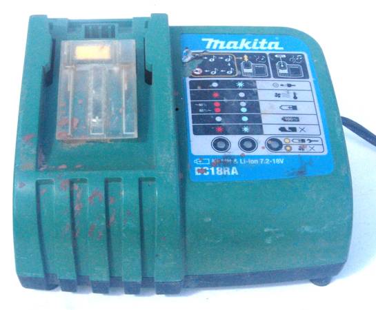 MAKITA DC18RAS QUICK CHARGER 1