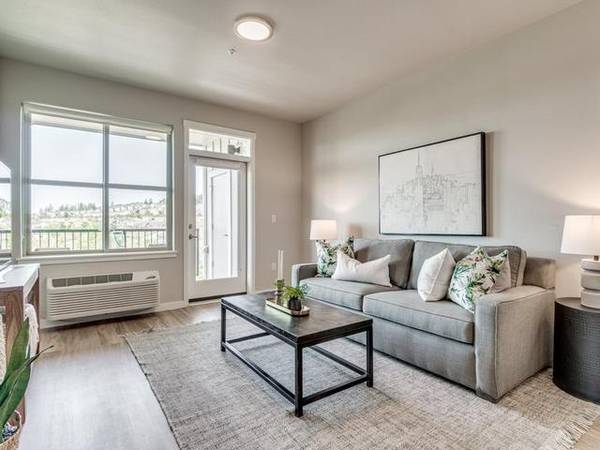 $2,028 / 2br - 965ft2 - Near Everywhere You Want To Be - The Elwood in Happy Valley!63672600764035121