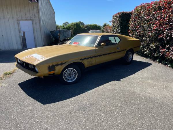 72. Mustang fastback. - $7,000 (Fortuna Blvd)63470787247233121