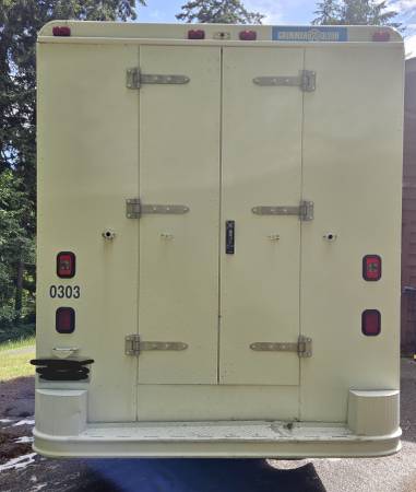Box truck for sale - $11,000 (Bremerton)63623589877889120