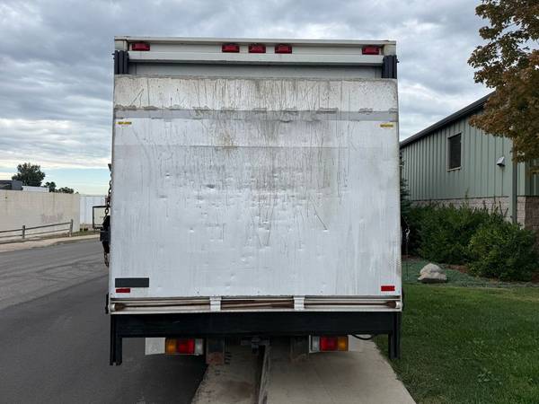 2004 GMC W4500 15ft - Photo 4