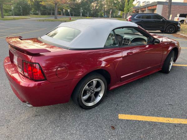 2003 Mustang GT descapotable de 5 velocidades, 68 mil millas - $10,50063469917102851121