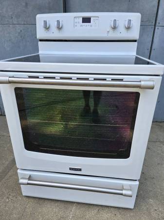 Like New Maytag Glasstop Stove Convection Oven 1