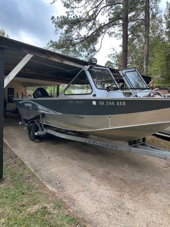 Hewescraft Pro V 20’ 1