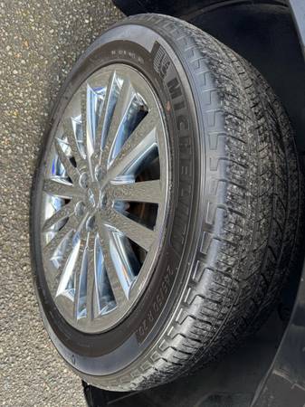 2011 lincoln mkx awd - $7,500 (Everett)63474636024067123