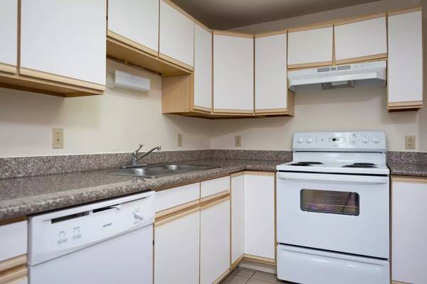 $1,750 / 2br - 1000ft2 - Your sanctuary awaits: 2 BR, 2 BA, and much more! (Clackamas)63831607829635120